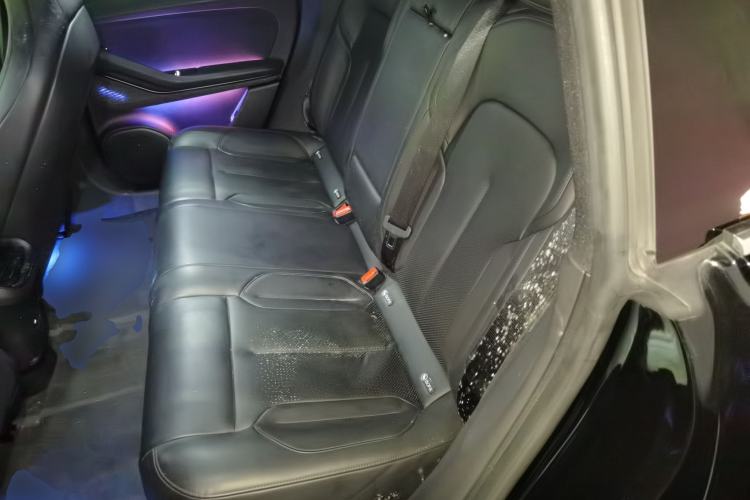 Used Nio ET5T 2023 75 kWh Touring Left Rear Seat