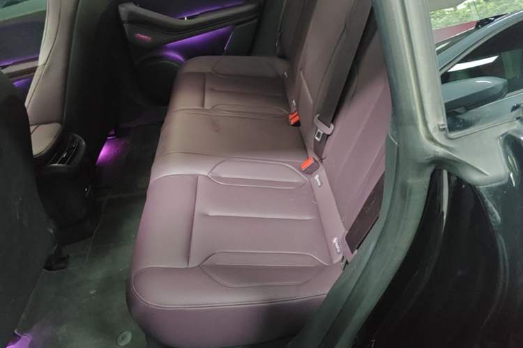 Used Nio ET5T 2023 75 kWh Touring Left Rear Seat
