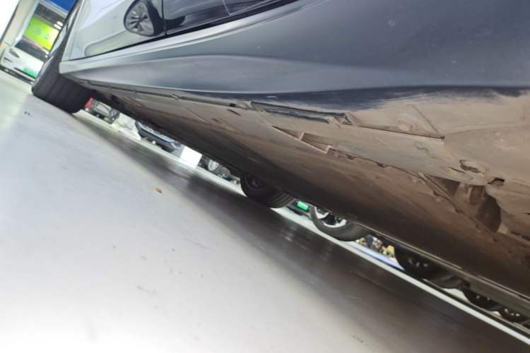 Used Nio ET5T 2023 75 kWh Touring Left Side Sill