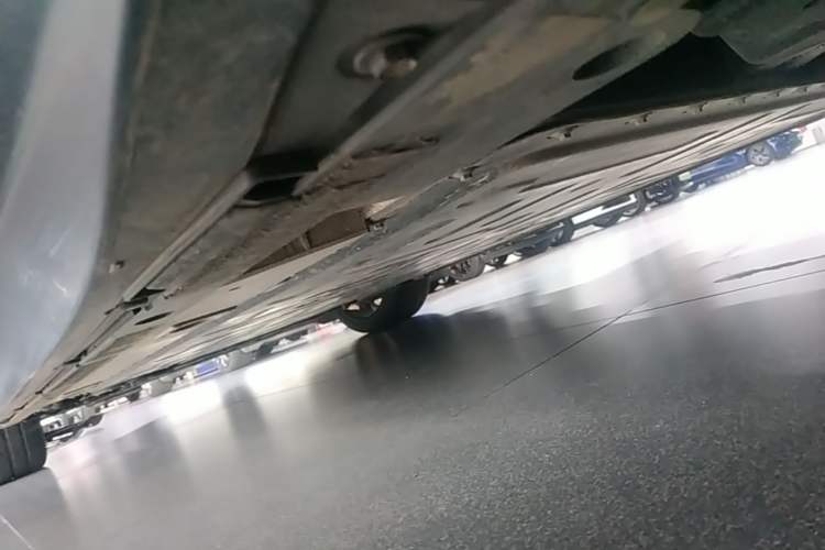Used Nio ET5T 2023 75 kWh Touring Left Side Sill