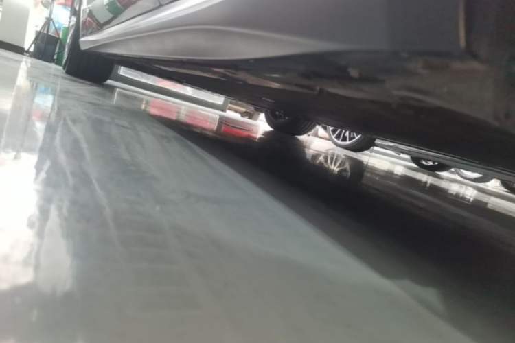 Used Nio ET5T 2023 75 kWh Touring Left Side Sill