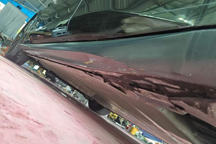 Used Nio ET5T 2023 75 kWh Touring Left Side Sill