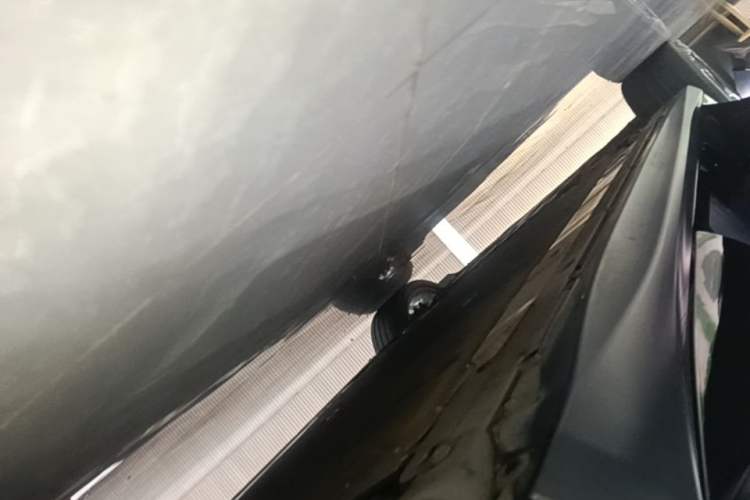 Used Nio ET5T 2023 75 kWh Touring Left Side Sill