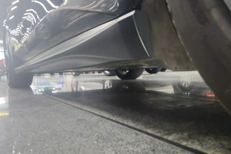 Used Nio ET5T 2023 75 kWh Touring Left Side Sill