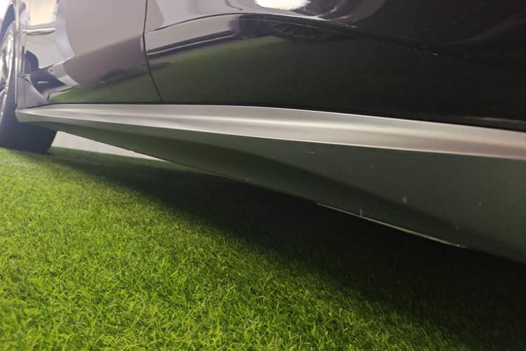 Used Nio ET5T 2023 75 kWh Touring Left Side Sill