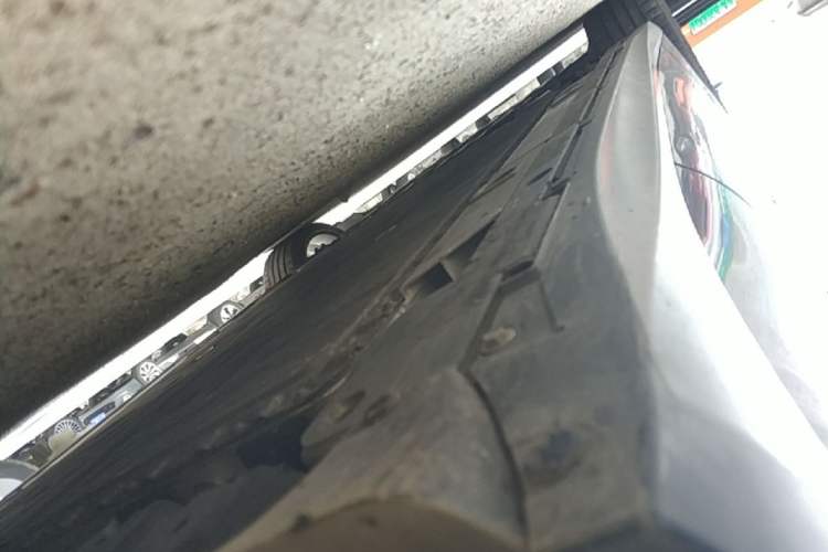 Used Nio ET5T 2023 75 kWh Touring Left Side Sill