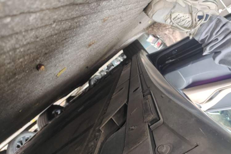Used Nio ET5T 2023 75 kWh Touring Left Side Sill