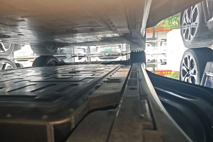 Used Nio ET5T 2023 75 kWh Touring Left Side Sill
