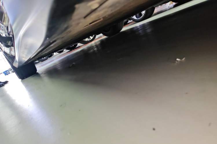 Used Nio ET5T 2023 75 kWh Touring Left Side Sill