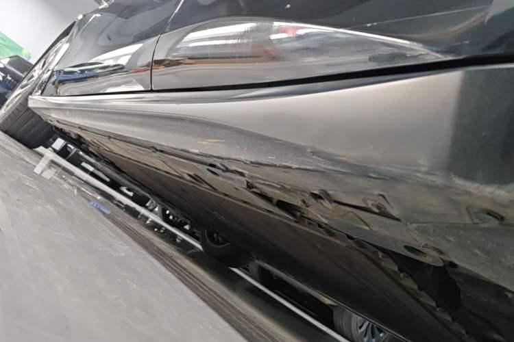 Used Nio ET5T 2023 75 kWh Touring Left Side Sill