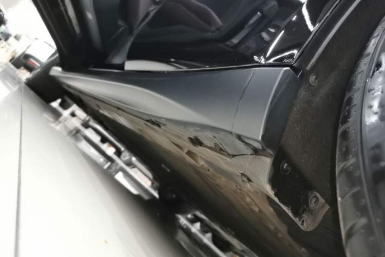 Used Nio ET5T 2023 75 kWh Touring Left Side Sill