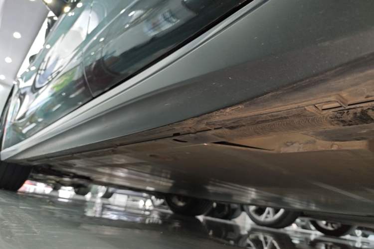 Used Nio ET5T 2023 75 kWh Touring Left Side Sill