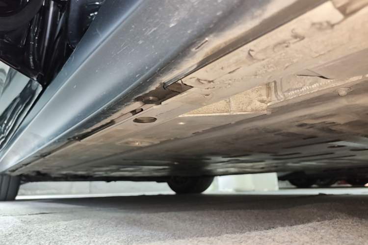 Used Nio ET5T 2023 75 kWh Touring Left Side Sill