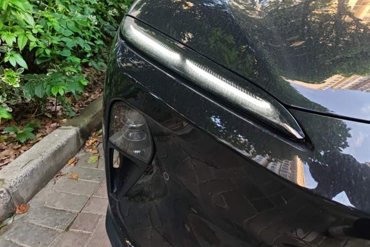 Used Nio ET5T 2023 75 kWh Touring Right Front Headlight