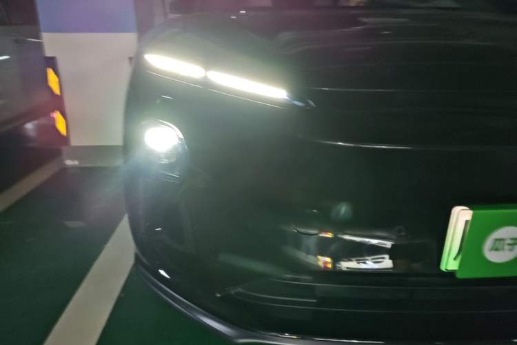 Used Nio ET5T 2023 75 kWh Touring Right Front Headlight