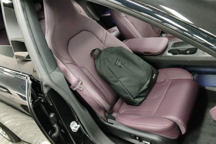 Used Nio ET5T 2023 75 kWh Touring Right Front Seat