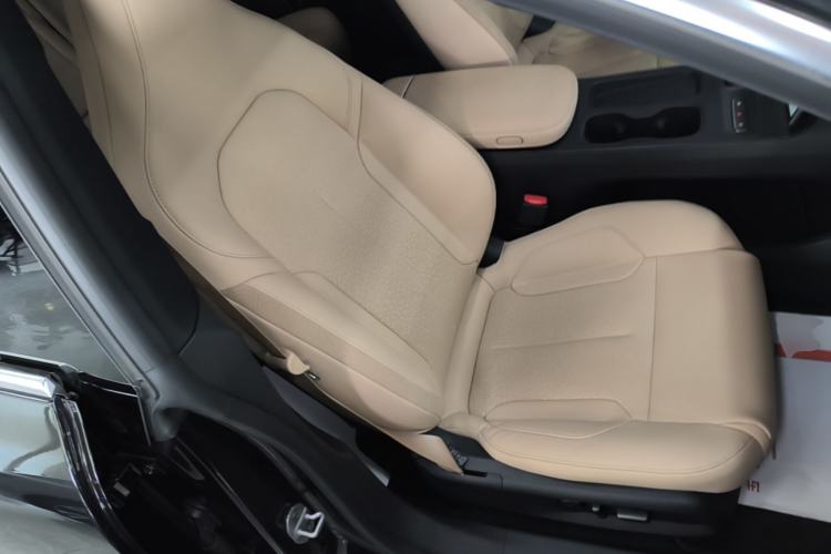 Used Nio ET5T 2023 75 kWh Touring Right Front Seat
