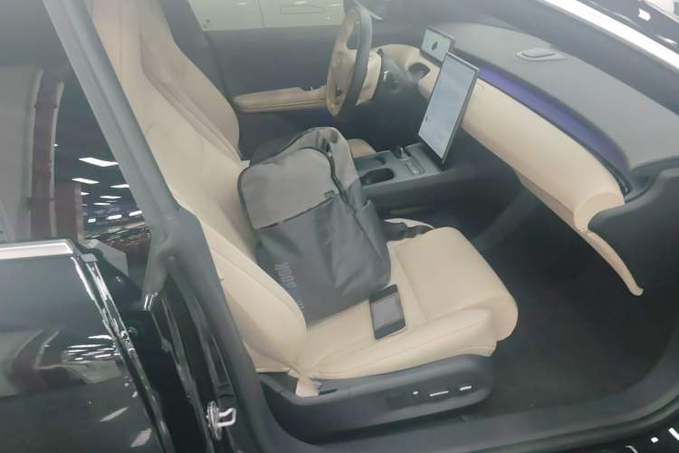 Used Nio ET5T 2023 75 kWh Touring Right Front Seat