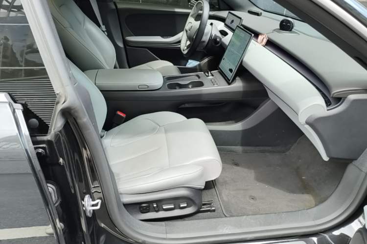 Used Nio ET5T 2023 75 kWh Touring Right Front Seat