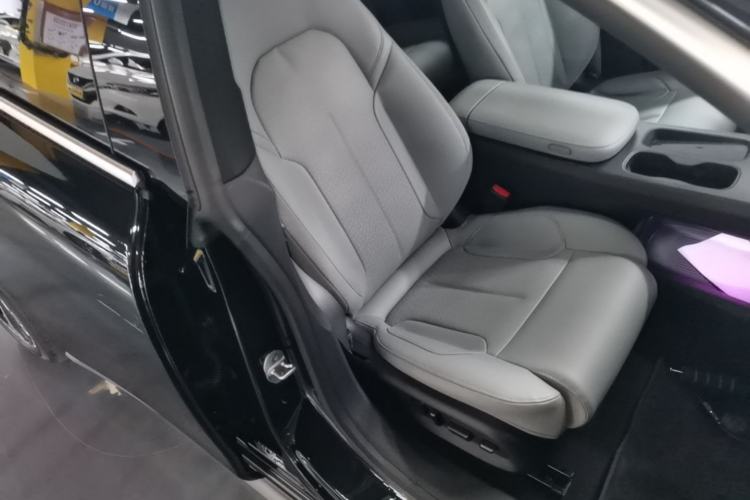 Used Nio ET5T 2023 75 kWh Touring Right Front Seat