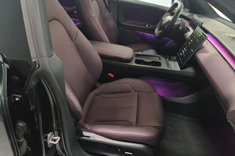 Used Nio ET5T 2023 75 kWh Touring Right Front Seat