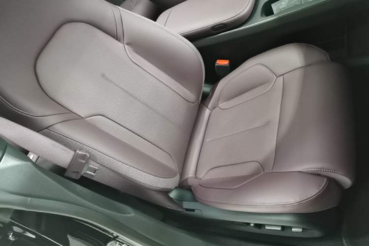 Used Nio ET5T 2023 75 kWh Touring Right Front Seat