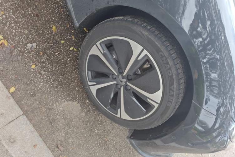 Used Nio ET5T 2023 75 kWh Touring Right Front Wheel Hub