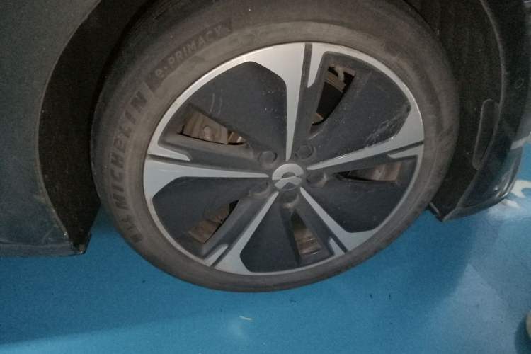 Used Nio ET5T 2023 75 kWh Touring Right Front Wheel Hub