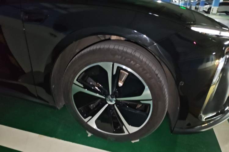 Used Nio ET5T 2023 75 kWh Touring Right Front Wheel Hub