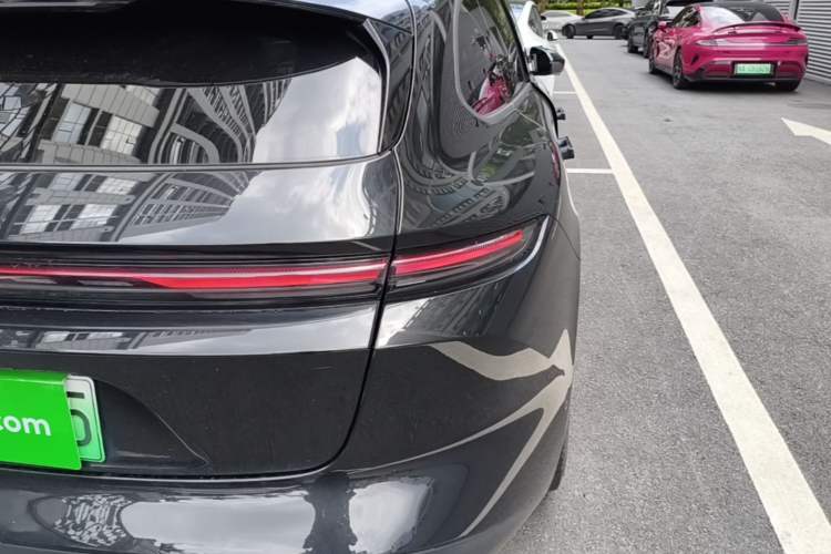 Used Nio ET5T 2023 75 kWh Touring Right Rear Taillight