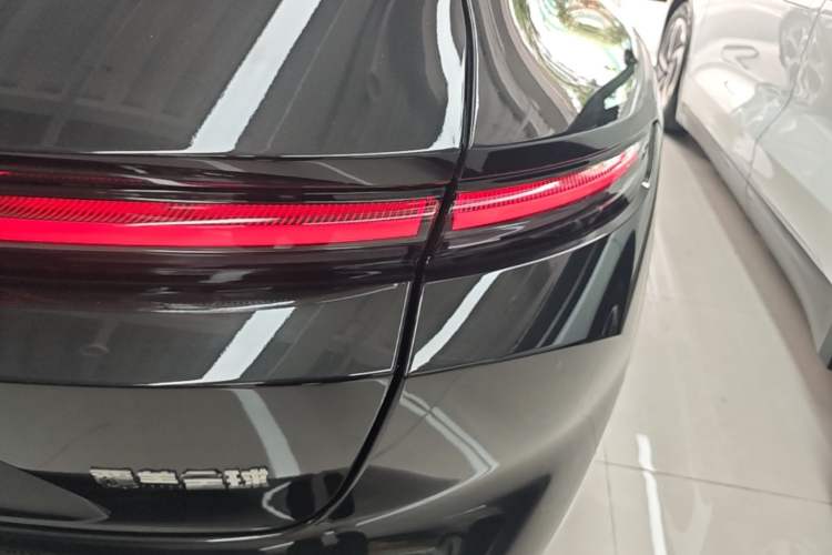 Used Nio ET5T 2023 75 kWh Touring Right Rear Taillight