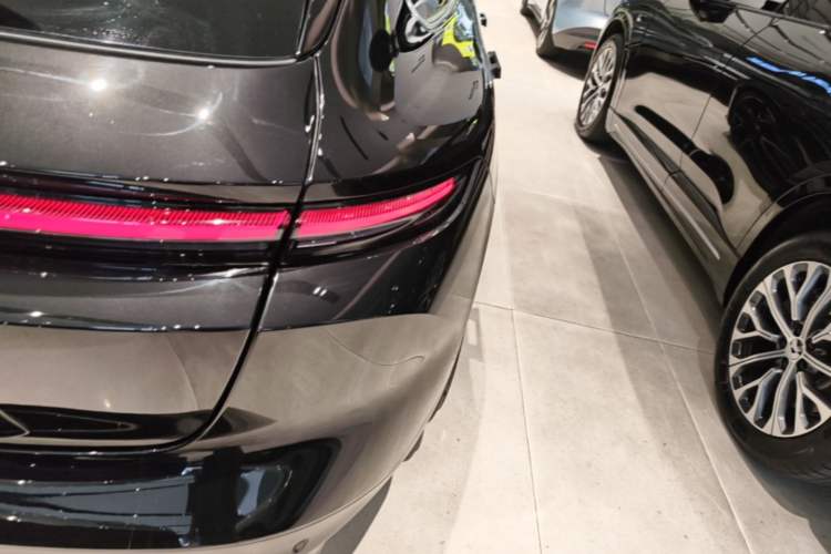 Used Nio ET5T 2023 75 kWh Touring Right Rear Taillight