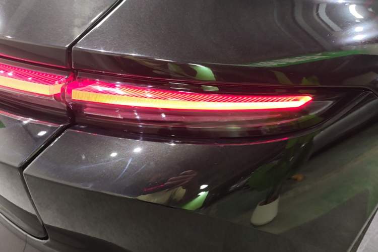 Used Nio ET5T 2023 75 kWh Touring Right Rear Taillight