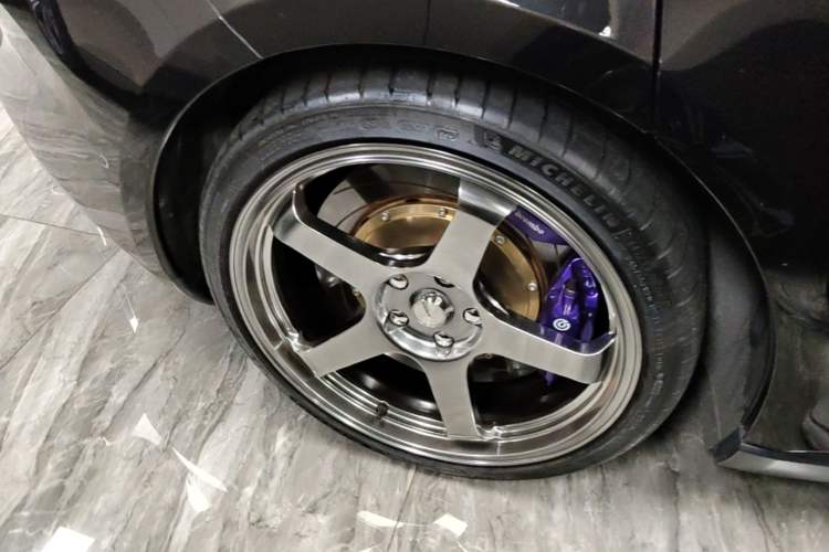 Used Nio ET5T 2023 75 kWh Touring Right Rear Wheel Hub