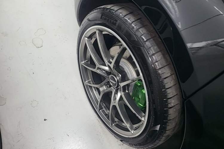 Used Nio ET5T 2023 75 kWh Touring Right Rear Wheel Hub