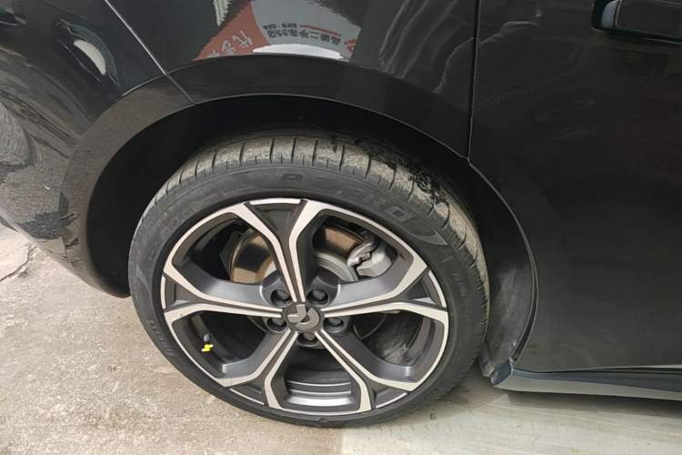 Used Nio ET5T 2023 75 kWh Touring Right Rear Wheel Hub