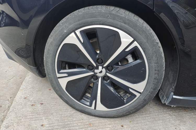 Used Nio ET5T 2023 75 kWh Touring Right Rear Wheel Hub