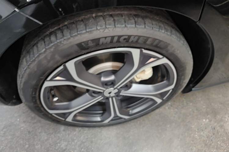 Used Nio ET5T 2023 75 kWh Touring Right Rear Wheel Hub
