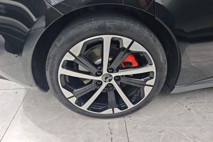 Used Nio ET5T 2023 75 kWh Touring Right Rear Wheel Hub