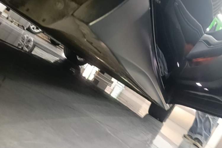 Used Nio ET5T 2023 75 kWh Touring Right Side Sill