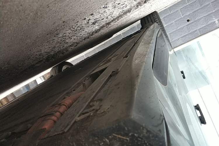 Used Nio ET5T 2023 75 kWh Touring Right Side Sill