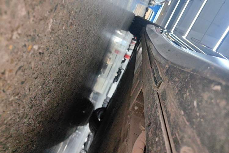 Used Nio ET5T 2023 75 kWh Touring Right Side Sill