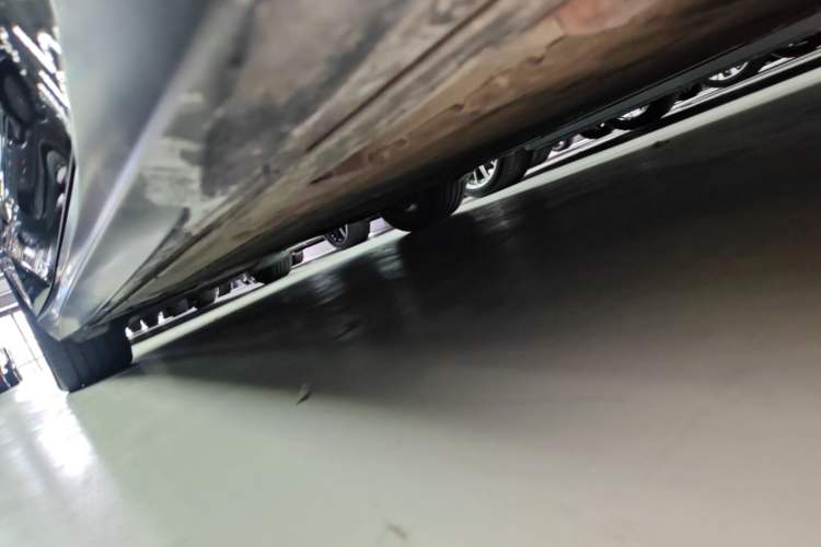 Used Nio ET5T 2023 75 kWh Touring Right Side Sill