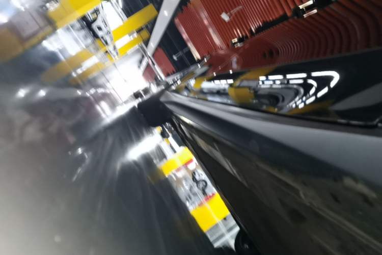 Used Nio ET5T 2023 75 kWh Touring Right Side Sill