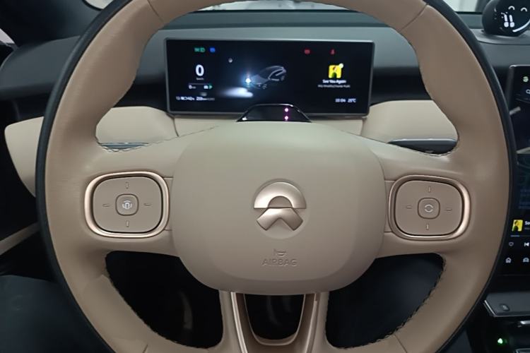 Used Nio ET5T 2023 75 kWh Touring Steering Wheel
