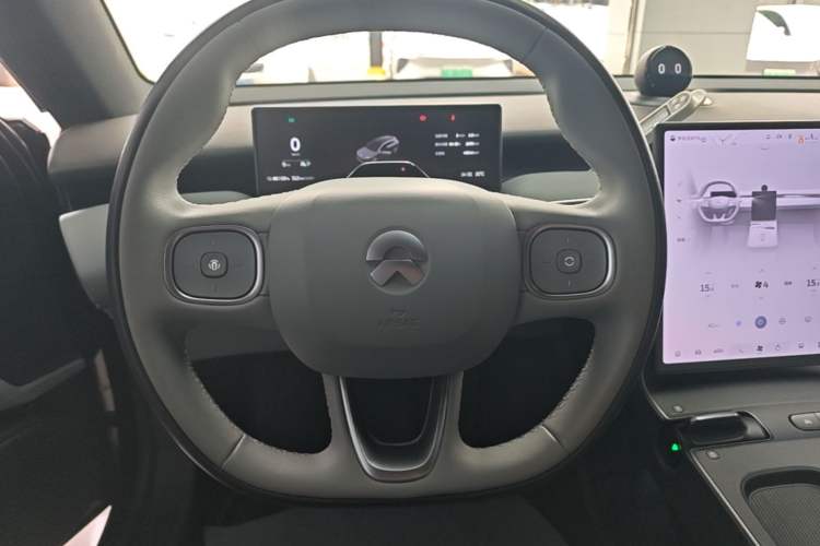 Used Nio ET5T 2023 75 kWh Touring Steering Wheel