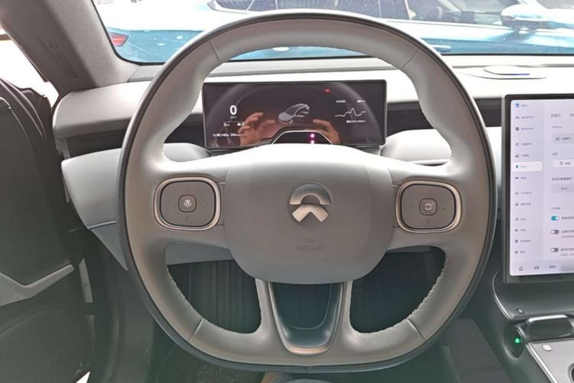 Used Nio ET5T 2023 75 kWh Touring Steering Wheel