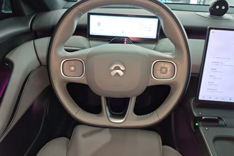 Used Nio ET5T 2023 75 kWh Touring Steering Wheel