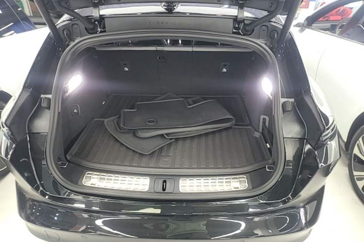Used Nio ET5T 2023 75 kWh Touring Trunk