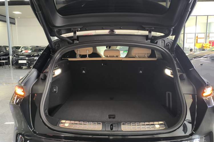 Used Nio ET5T 2023 75 kWh Touring Trunk